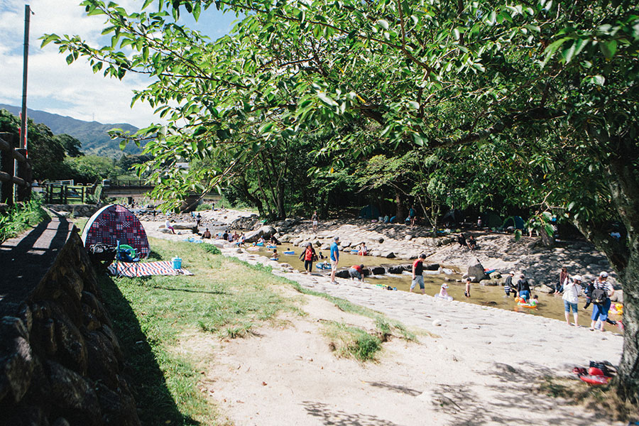 那珂川の川遊びスポットは中ノ島公園がやっぱり大本命 夏休みは連日大盛況 やるならとことんやらなくちゃ