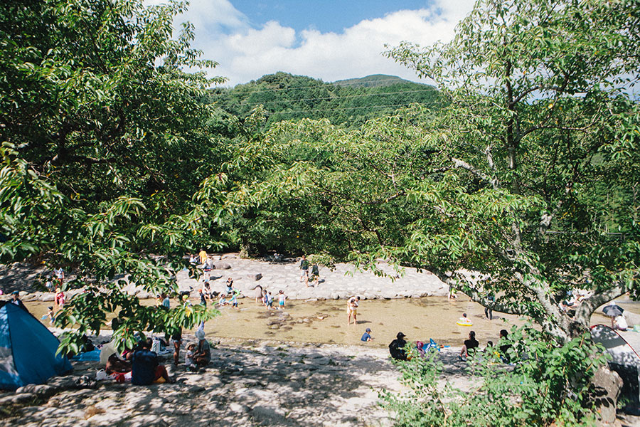 那珂川の川遊びスポットは中ノ島公園がやっぱり大本命 夏休みは連日大盛況 やるならとことんやらなくちゃ